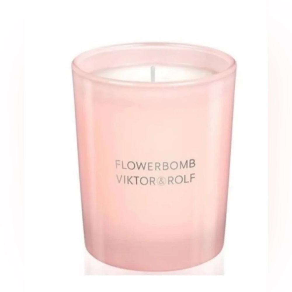 New Victor and Rolf’s Flower Bomb candle
2.4 oz